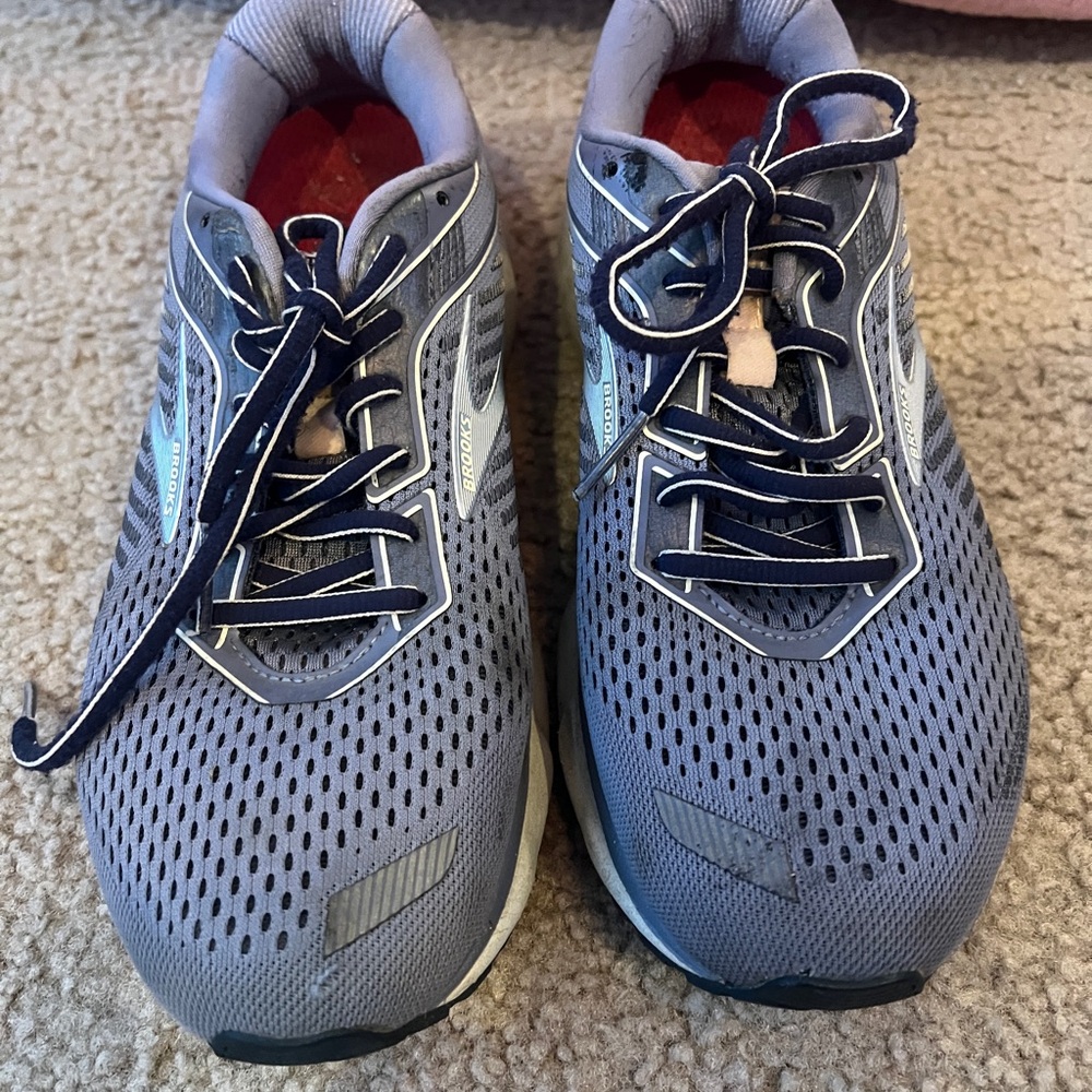 Women’s Brooks Ghost 12 - very supportive!